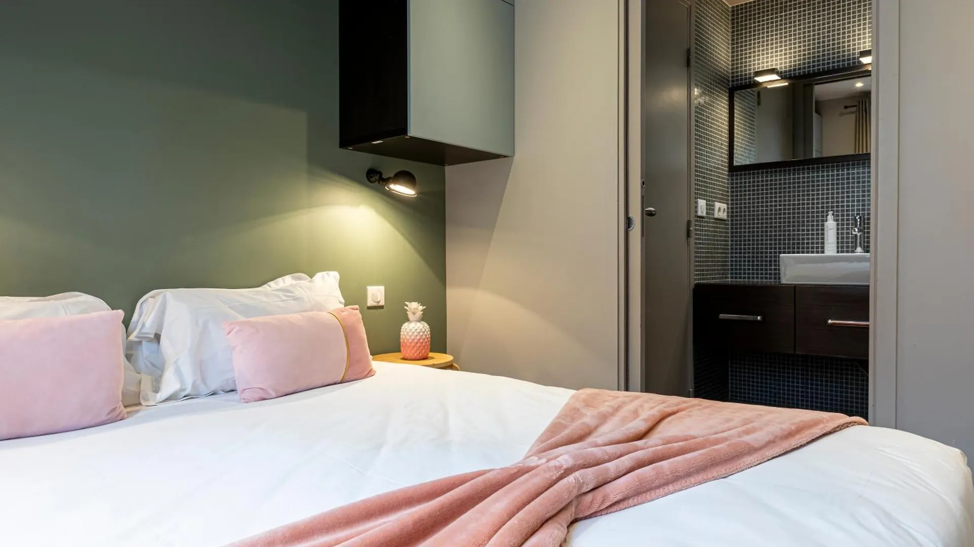 Apartment Les Appartements Cardinet Paris France